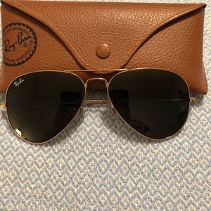 Ray-Ban Aviators!